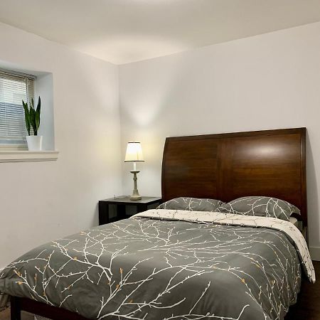 Spacious Burnaby Guest Home Extérieur photo