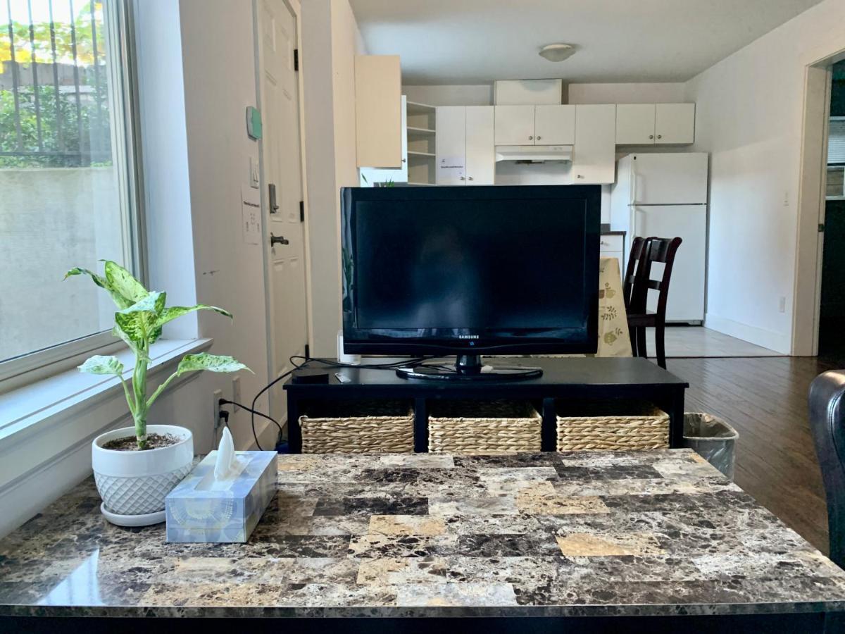 Spacious Burnaby Guest Home Extérieur photo