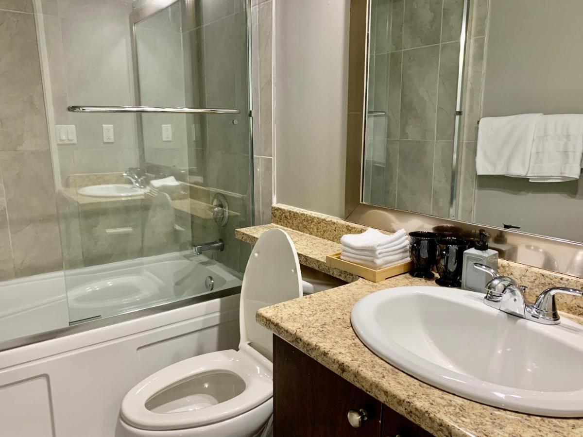 Spacious Burnaby Guest Home Extérieur photo